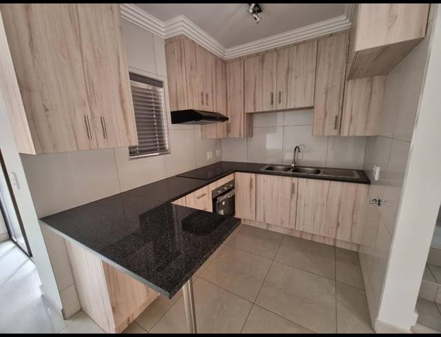 3 BEDROOM TOWNHOUSE FOR SALE IN ELANDSHAVEN